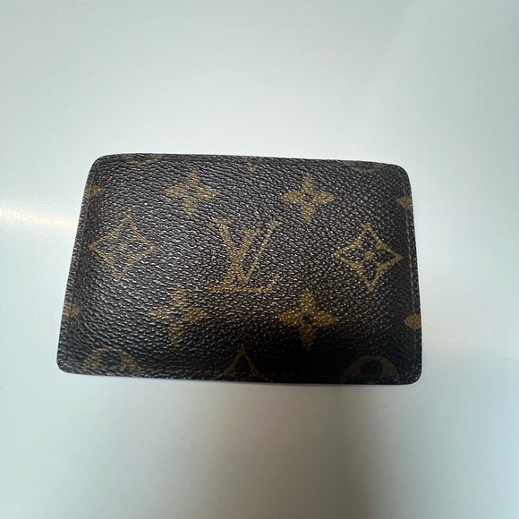 Louis Vuitton Vintage Monogram Card Holder - Picture 10 of 13